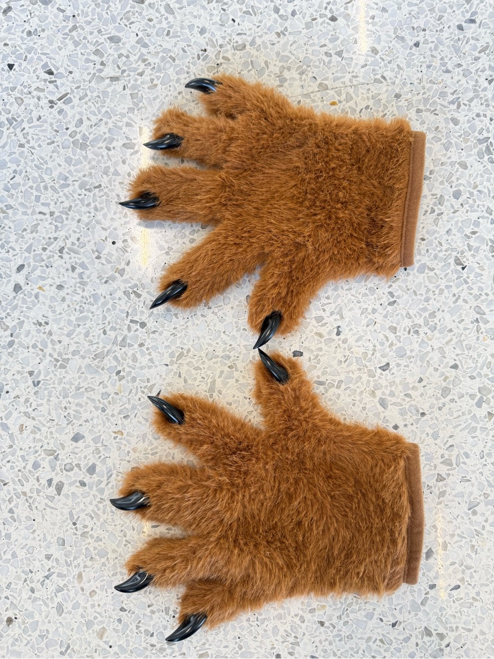 Grizzly Bear 🐻 paw glove mittens realistic claws